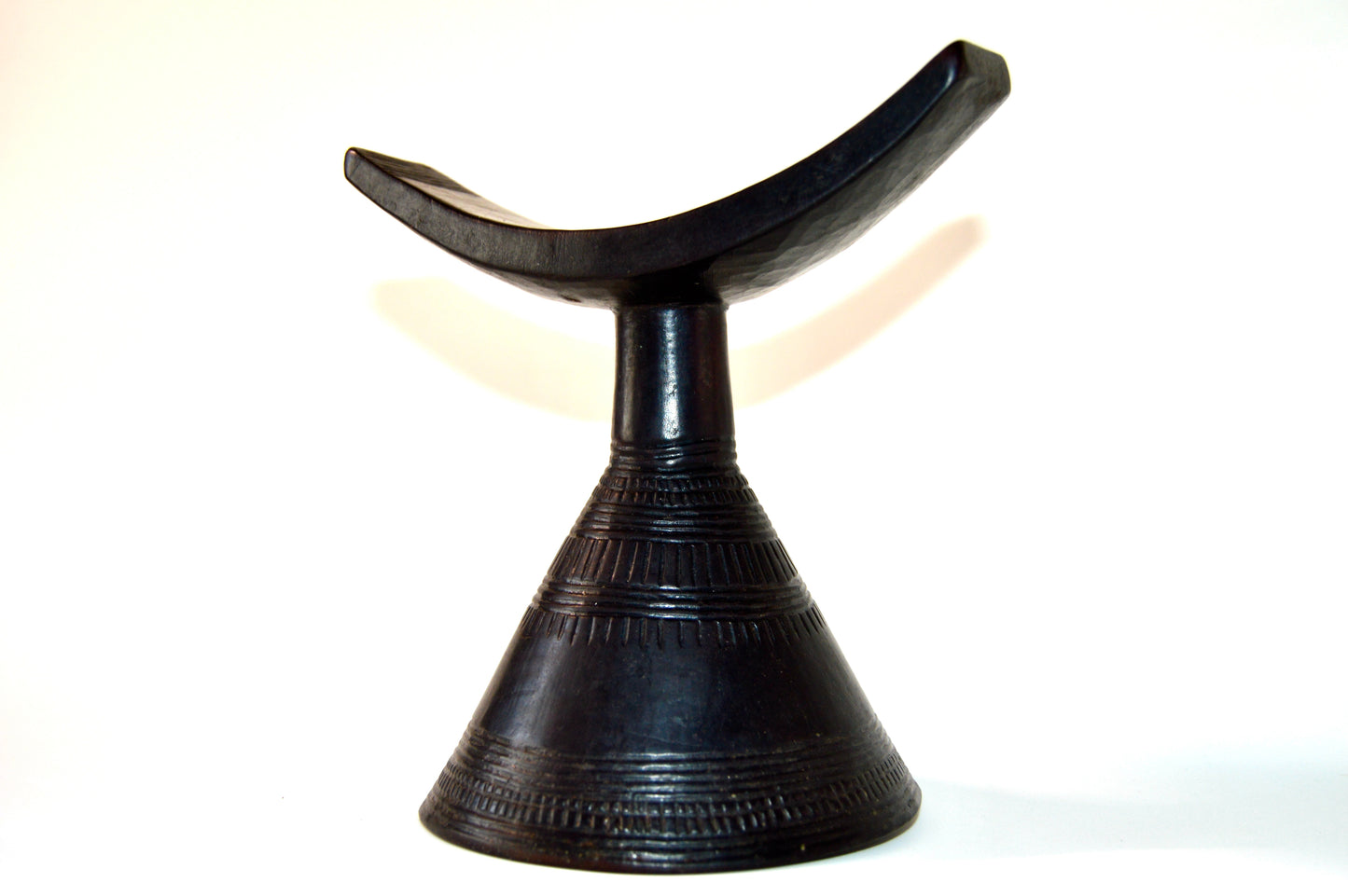 Reposacabeza  decorativo de madera